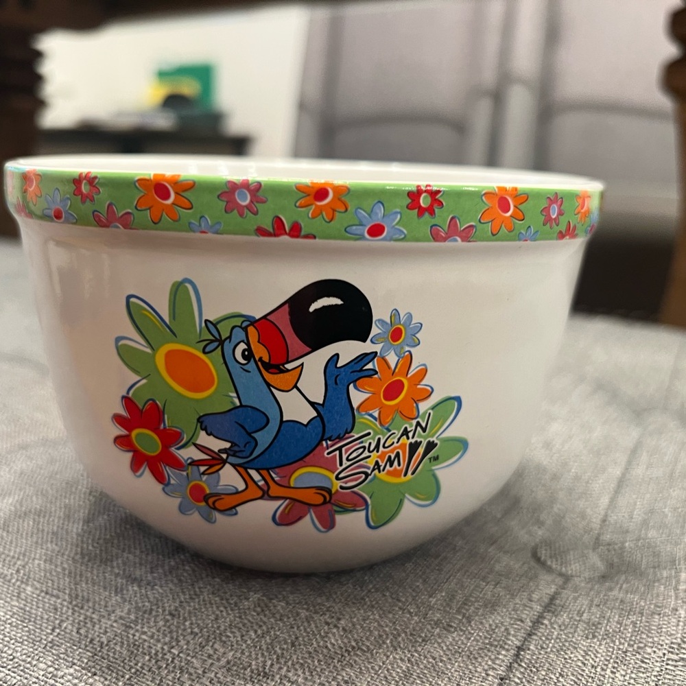 - 2002 Kelloggs Fruit Loops Toucan Sam Cereal Bowl